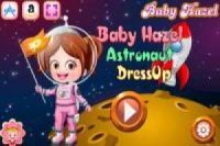 Vesti Baby Hazel come un astronauta