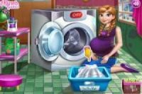 Anna se distrae en la lavandería