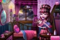 Draculaura and her baby vampire Monster High game