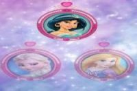 Ropa universitaria de las princesas Disney